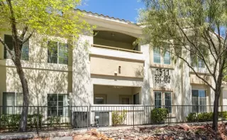 Photo #1: 2402290 Listing 