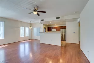 Photo #3: 2402290 Listing 