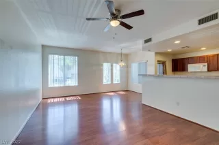 Photo #4: 2402290 Listing 