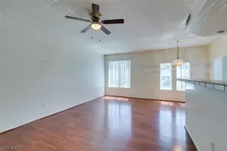 Photo #6: 2402290 Listing 