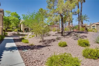 Photo #4: 2402327 Listing