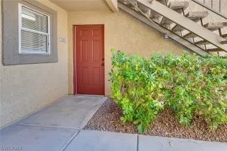 Photo #5: 2402327 Listing