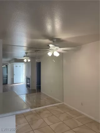 Photo #6: 2402334 Listing