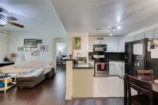 Photo #2: 2402353 Listing