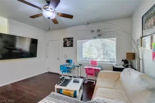 Photo #5: 2402353 Listing