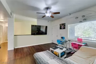 Photo #6: 2402353 Listing