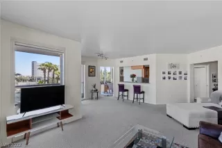 Photo #2: 2402409 Listing 