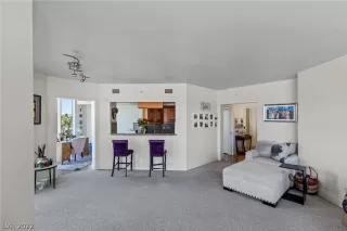 Photo #3: 2402409 Listing 