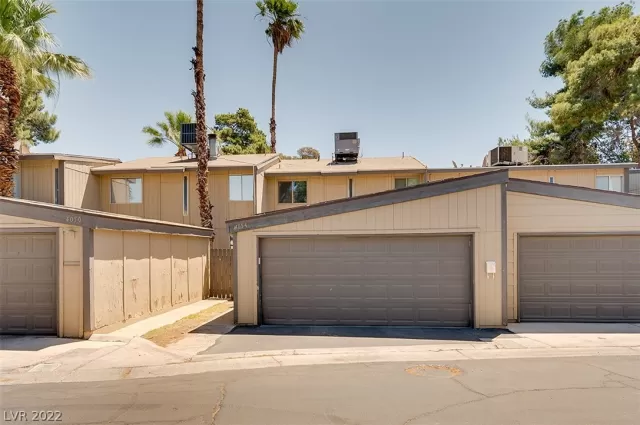 MLS: 2402419 Condo For Sale