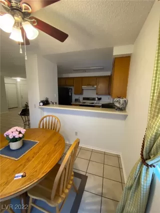 Photo #2: 2402464 Listing 