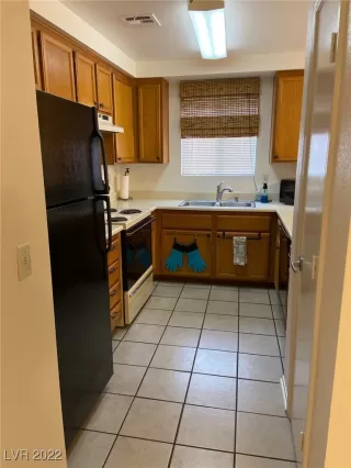 Photo #3: 2402464 Listing 