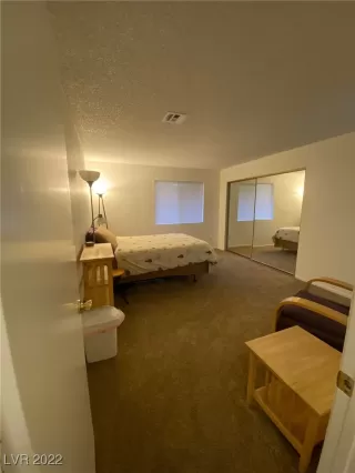 Photo #4: 2402464 Listing 