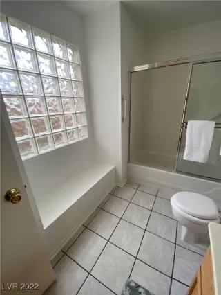 Photo #6: 2402464 Listing 