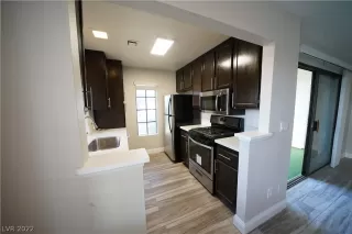 Photo #5: 2402473 Listing 