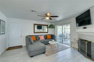 Photo #2: 2402496 Listing