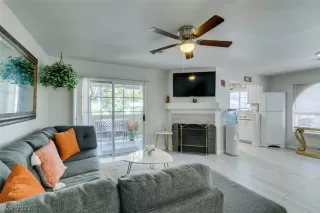 Photo #5: 2402496 Listing