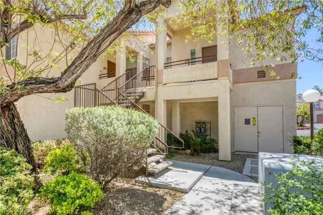 MLS: 2402525 Condo For Sale