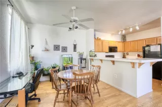 Photo #5: 2402525 Listing