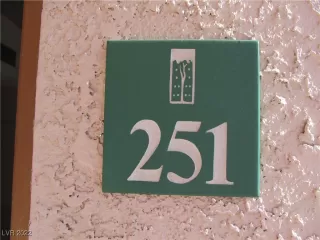 Photo #2: 2402545 Listing 