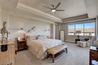 Photo #3: 2402548 Listing