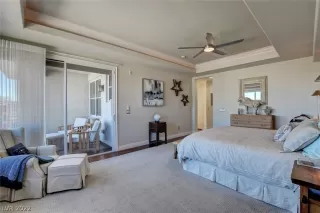 Photo #4: 2402548 Listing