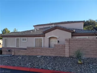 Photo #2: 2402553 Listing 