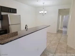 Photo #5: 2402570 Listing 