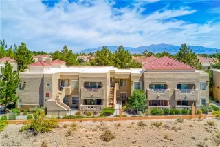 Photo #4: 2402591 Listing