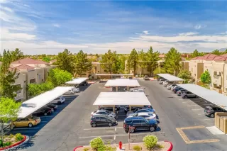 Photo #5: 2402591 Listing