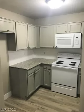 Photo #1: 2402595 Listing 