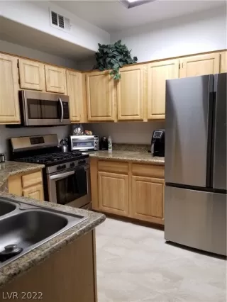 Photo #2: 2402597 Listing 