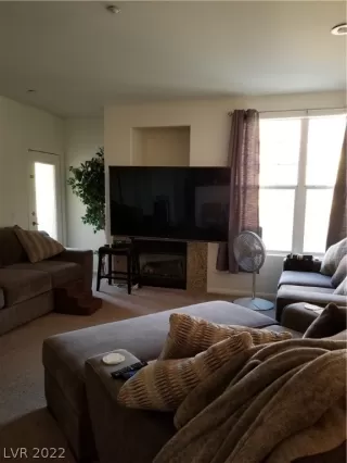 Photo #3: 2402597 Listing 