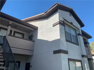 Photo #2: 2402609 Listing