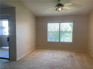 Photo #4: 2402609 Listing