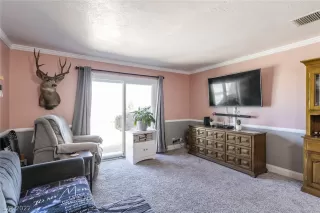 Photo #5: 2402621 Listing 