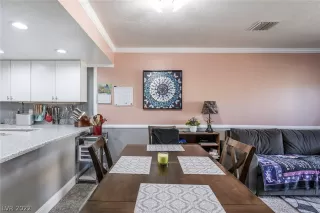 Photo #6: 2402621 Listing 