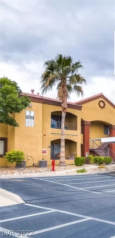 MLS: 2402668 Condo For Sale