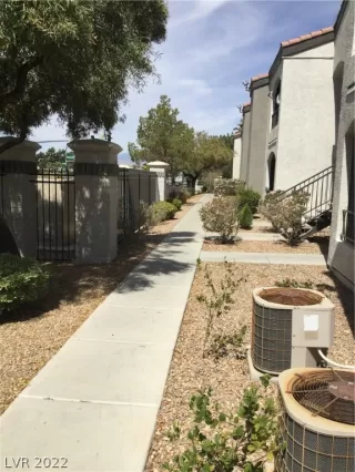 Photo #2: 2402668 Listing