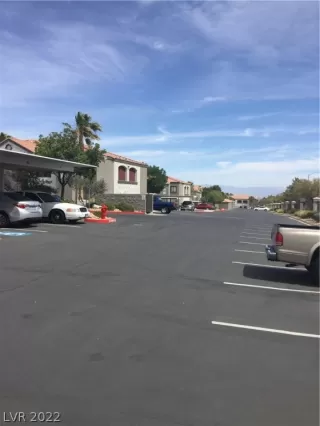 Photo #3: 2402668 Listing