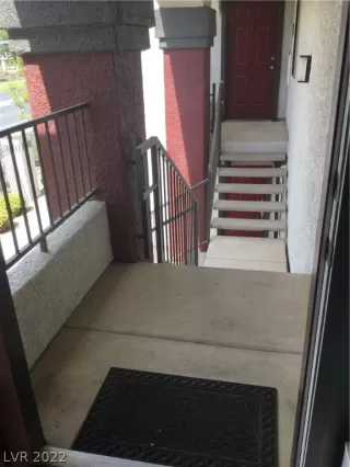 Photo #4: 2402668 Listing