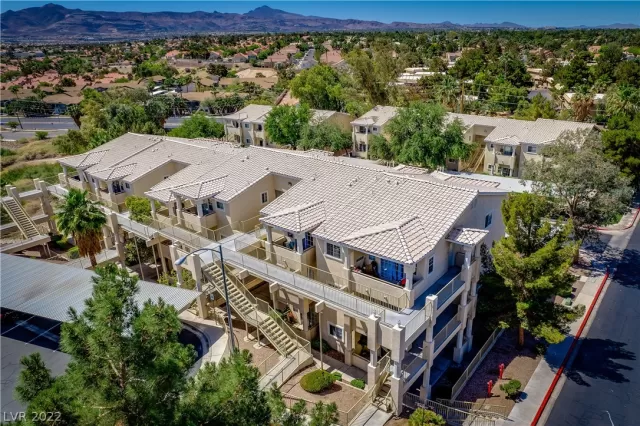 MLS: 2402687 Condo For Sale