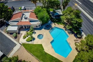 Photo #1: 2402687 Listing