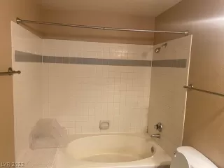 Photo #4: 2402693 Listing 