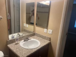 Photo #5: 2402693 Listing 