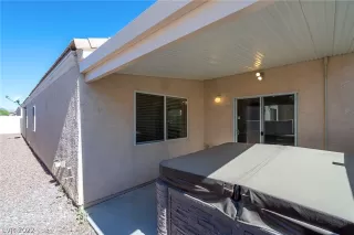 Photo #4: 2402695 Listing