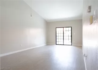 Photo #2: 2402765 Listing