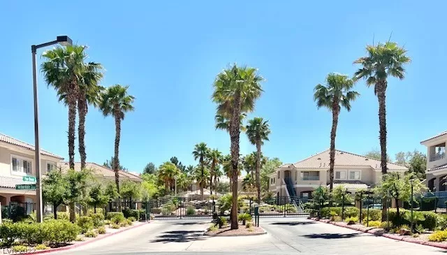 MLS: 2402793 Condo For Sale