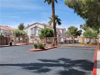 Photo #2: 2402817 Listing 