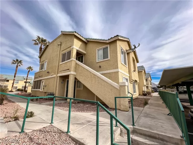 MLS: 2402825 Condo For Sale