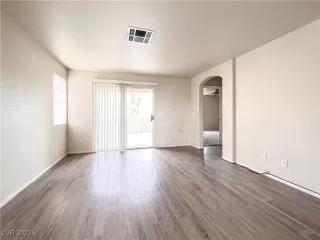 Photo #1: 2402825 Listing 